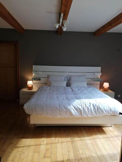 Ferienwohnung La Sittelle Des Aguesses Andenne Exterior foto