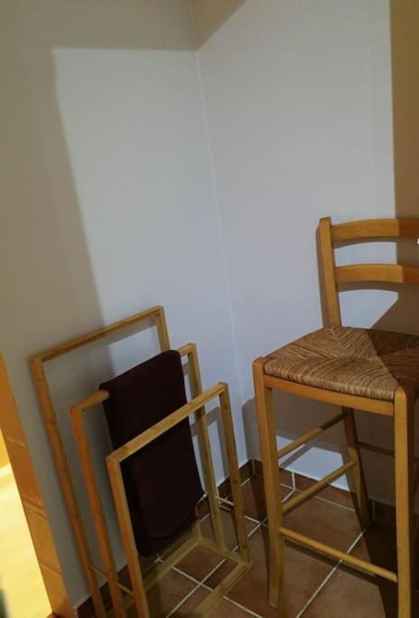 Ferienwohnung La Sittelle Des Aguesses Andenne Exterior foto
