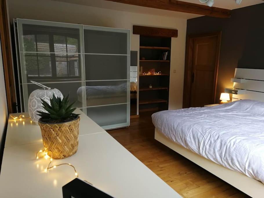 Ferienwohnung La Sittelle Des Aguesses Andenne Exterior foto