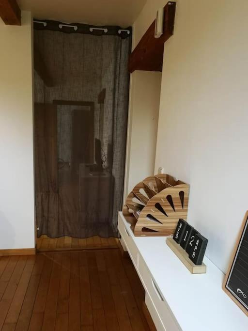 Ferienwohnung La Sittelle Des Aguesses Andenne Exterior foto