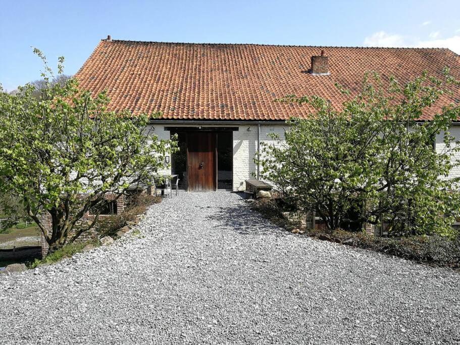 Ferienwohnung La Sittelle Des Aguesses Andenne Exterior foto