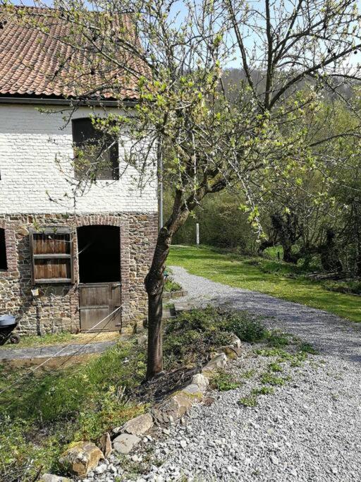 Ferienwohnung La Sittelle Des Aguesses Andenne Exterior foto