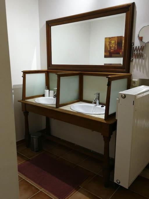 Ferienwohnung La Sittelle Des Aguesses Andenne Exterior foto